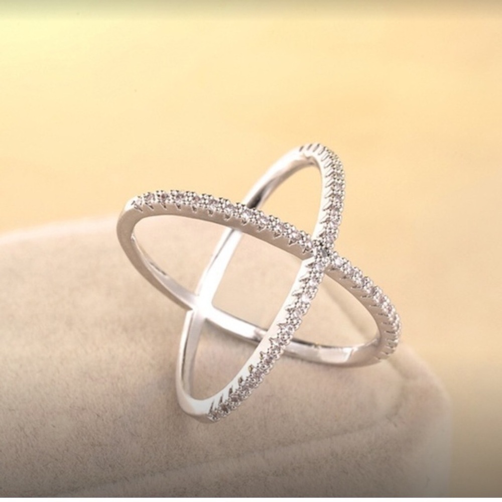 SILVER CRISSCROSSED RING - Picture 3 of 4